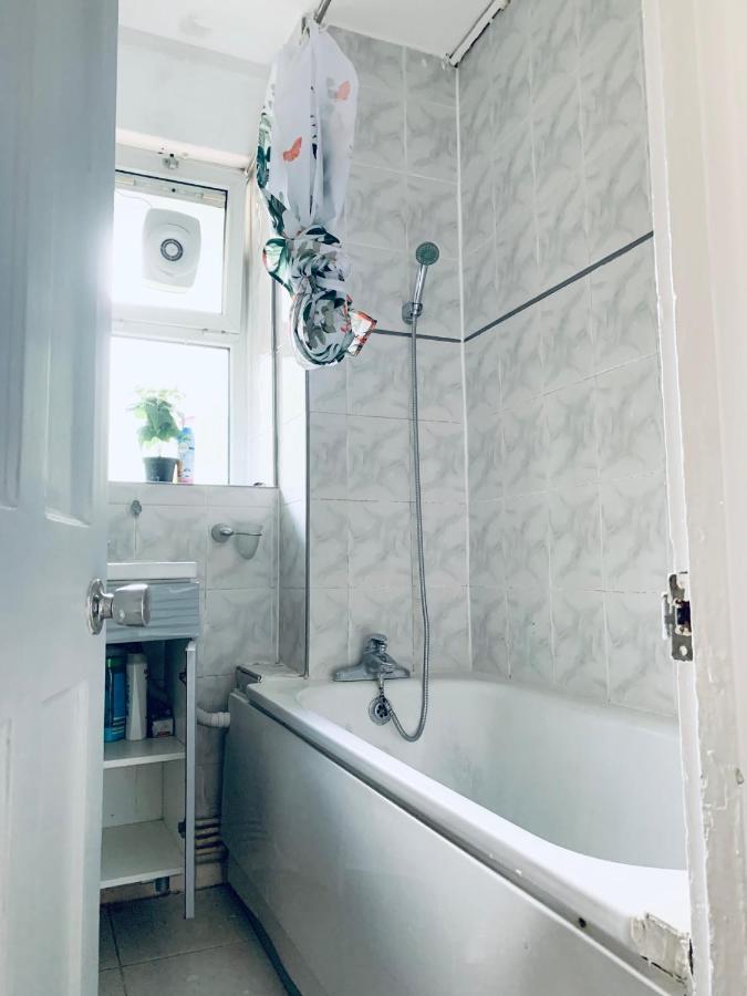 Stunning 3 Bedroom Flat In Stockwell Лондон Экстерьер фото